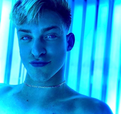 Foto di nudo di fuga di OnlyFans di Billy Hart