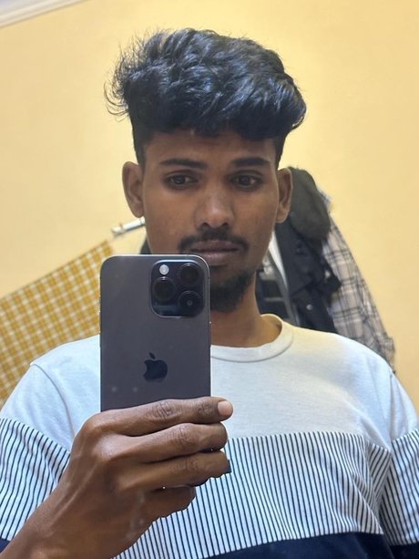 Foto di nudo di fuga di OnlyFans di Saravanapandian