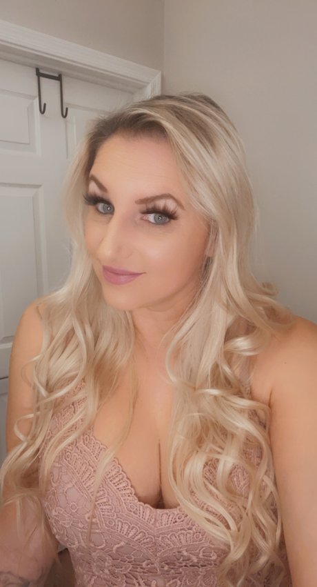 Foto di nudo di fuga di OnlyFans di Olivia Dream