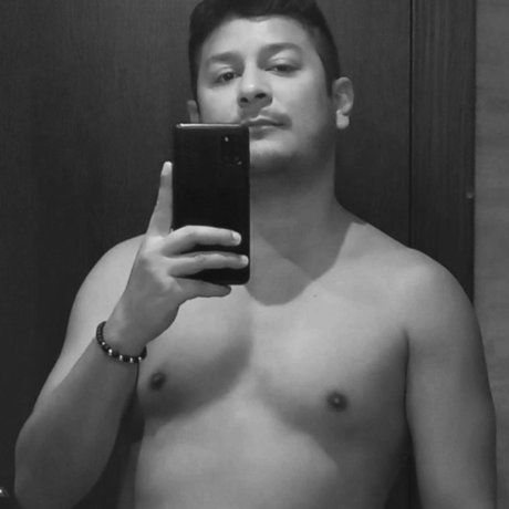 Foto di nudo di fuga di OnlyFans di Latin Roomer
