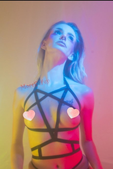 Foto di nudo di fuga di OnlyFans di Morgaine Fey 