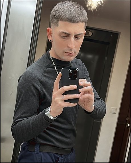 Foto di nudo di fuga di OnlyFans di   