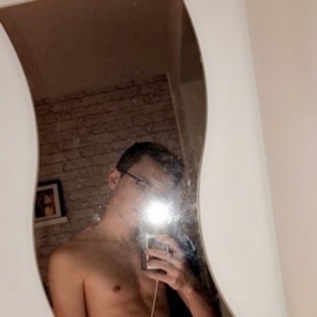 Foto di nudo di fuga di OnlyFans di Oscarlewis