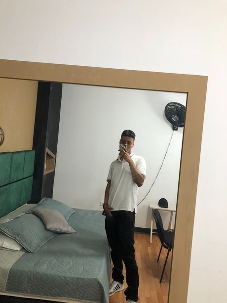 Foto di nudo di fuga di OnlyFans di Julin Arias