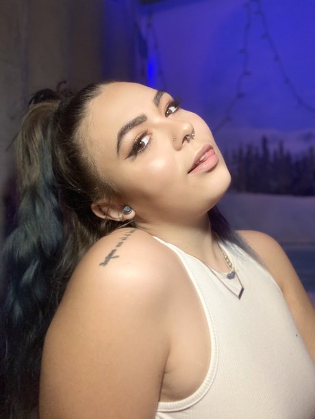 Foto di nudo di fuga di OnlyFans di Adrienne Blair