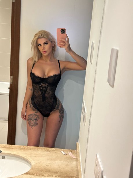 Foto di nudo di fuga di OnlyFans di Sofia Leonart