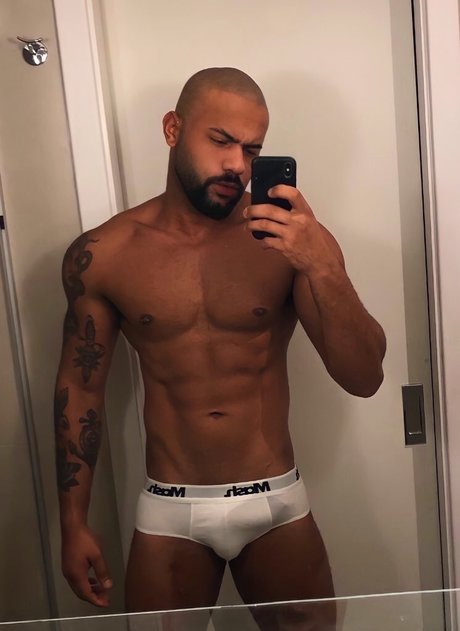 Foto di nudo di fuga di OnlyFans di Malvado