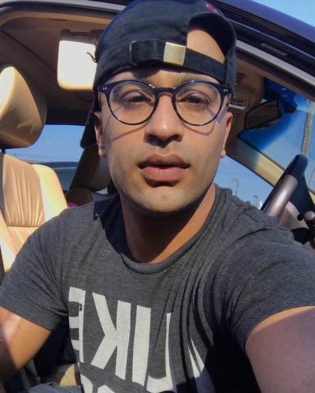 Foto di nudo di fuga di OnlyFans di Malik Khan