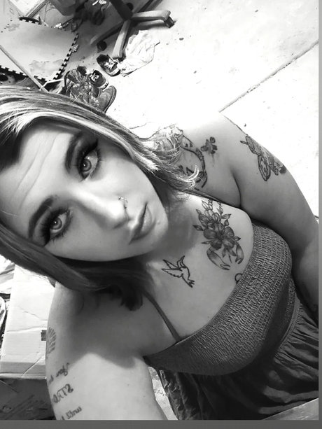 Foto di nudo di fuga di OnlyFans di Savannah Ranaglia