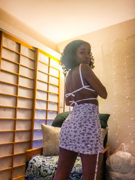 Foto di nudo di fuga di OnlyFans di Julie