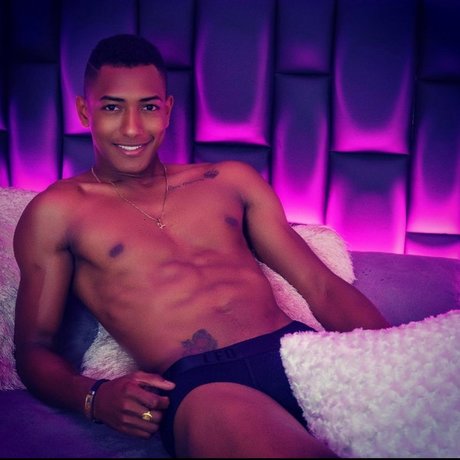 Foto di nudo di fuga di OnlyFans di Fernando0325