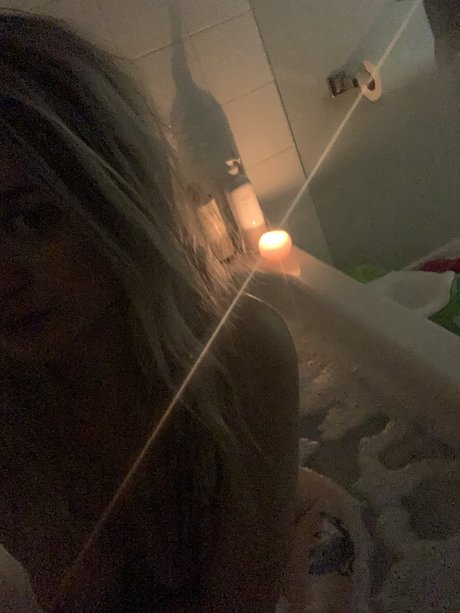 Foto di nudo di fuga di OnlyFans di Horny Hippy