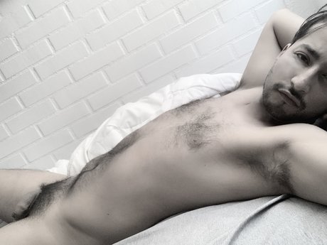 Foto di nudo di fuga di OnlyFans di Iverworld
