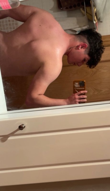 Foto di nudo di fuga di OnlyFans di Parysitooo