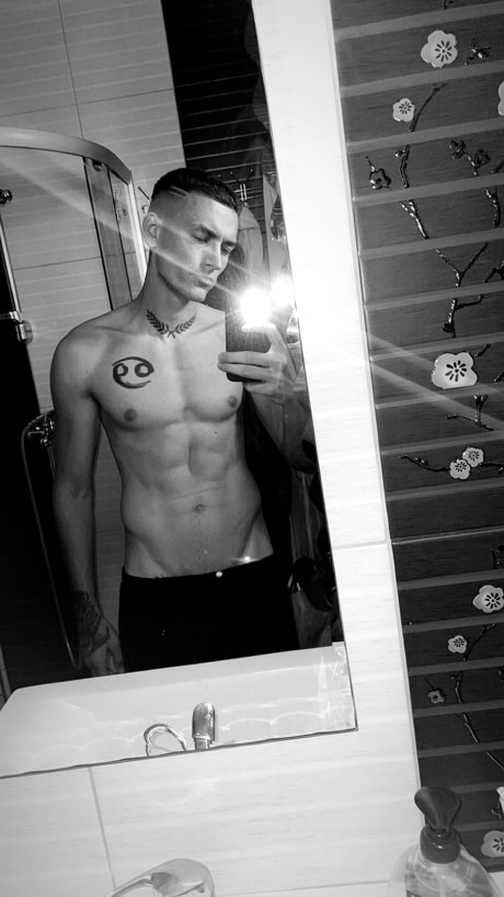 Foto di nudo di fuga di OnlyFans di Paris Homer