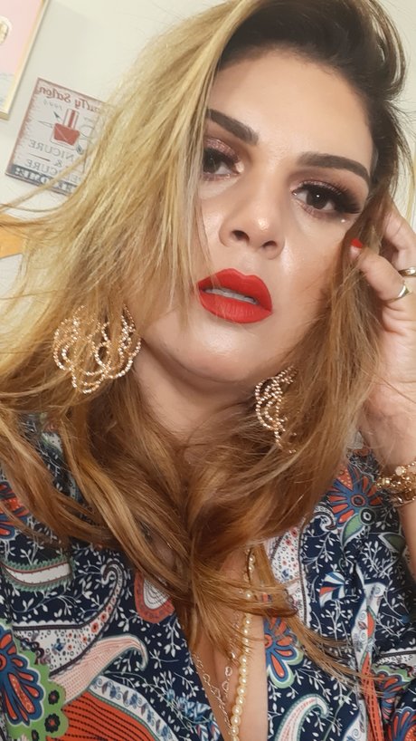 Foto di nudo di fuga di OnlyFans di Aline Bertuci