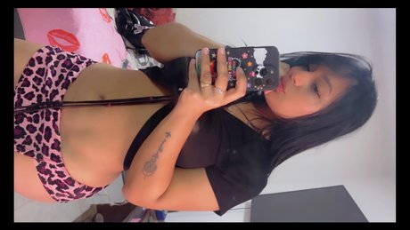 Foto di nudo di fuga di OnlyFans di Karolina