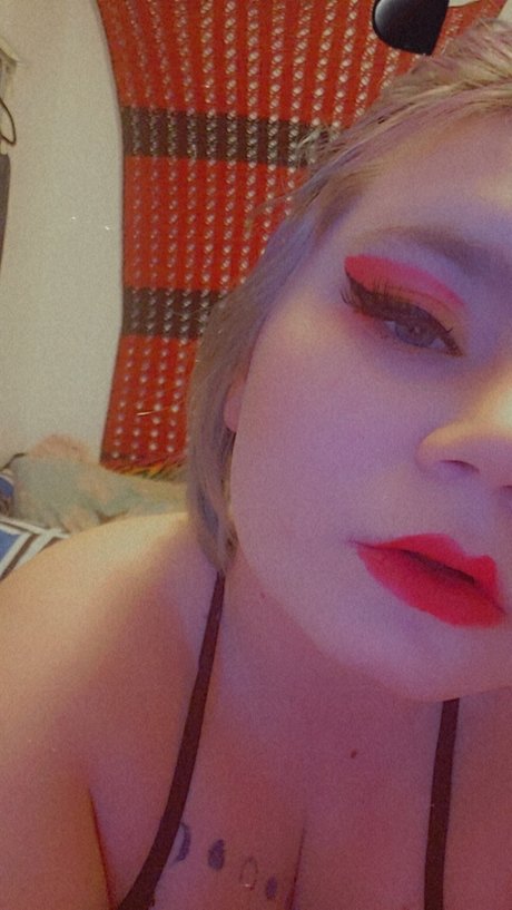Foto di nudo di fuga di OnlyFans di Izzy