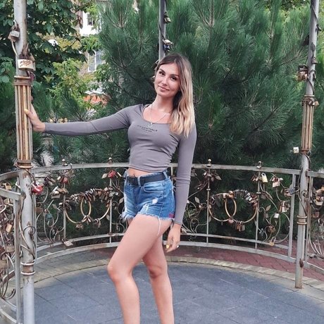 Foto di nudo di fuga di OnlyFans di Shine