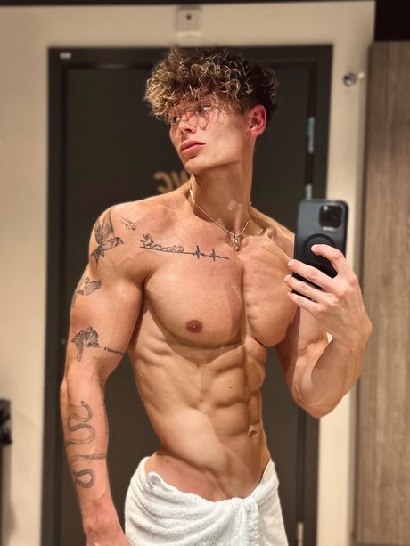 Foto di nudo di fuga di OnlyFans di Melvin Moore