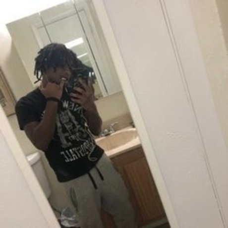 Foto di nudo di fuga di OnlyFans di Rastaman018