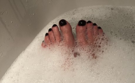 Foto di nudo di fuga di OnlyFans di Female Foot Fetish  F3