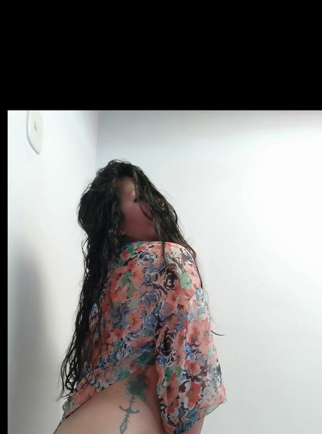 Foto di nudo di fuga di OnlyFans di Paris