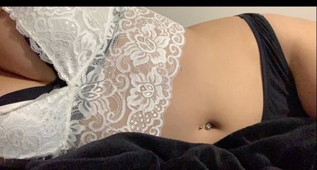 Foto di nudo di fuga di OnlyFans di Paris