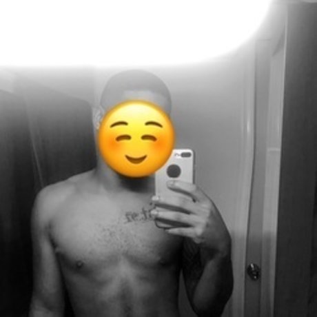 Foto di nudo di fuga di OnlyFans di Trouble