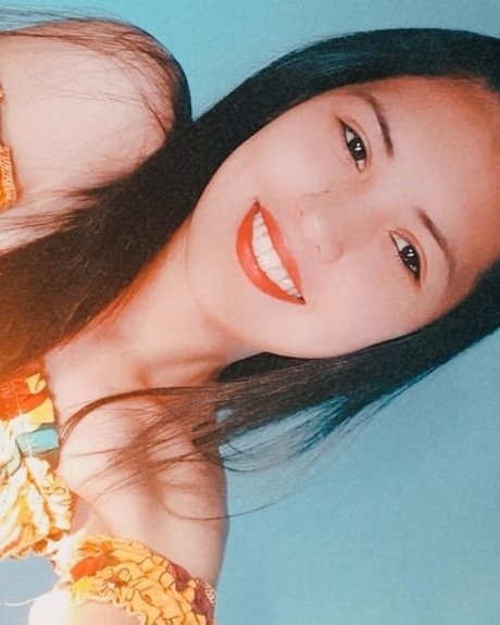 Foto di nudo di fuga di OnlyFans di Kathy Mongelos