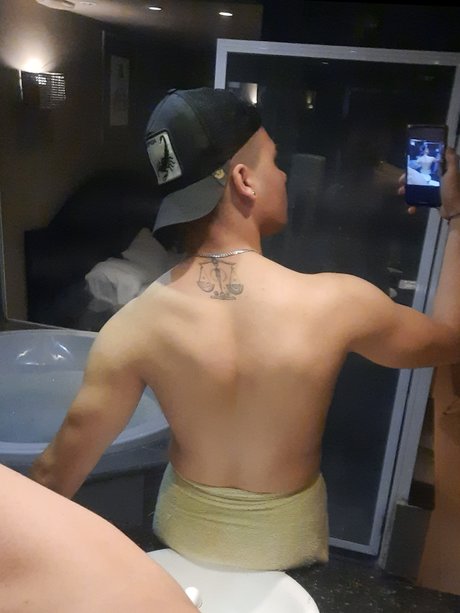Foto di nudo di fuga di OnlyFans di Irondickjr