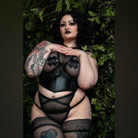 Foto di nudo di fuga di OnlyFans di Lucy Lynx