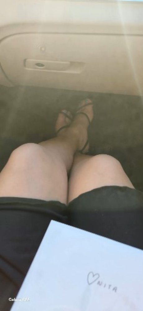 Foto di nudo di fuga di OnlyFans di Nina