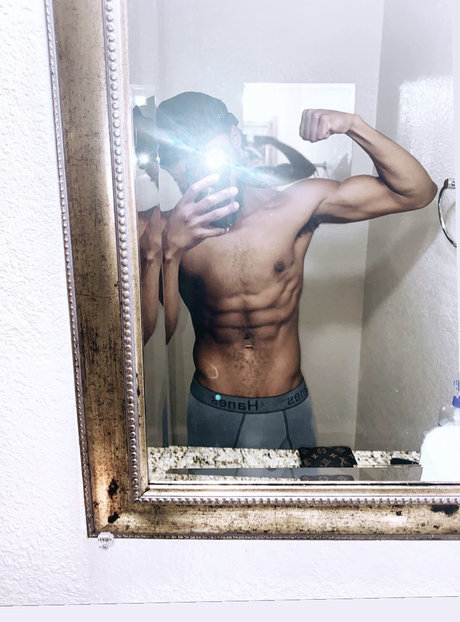 Foto di nudo di fuga di OnlyFans di Kingkongxxl
