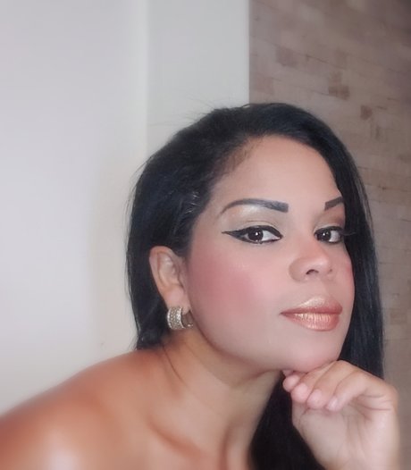 Foto di nudo di fuga di OnlyFans di Nina