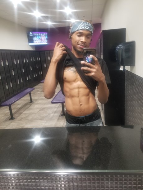Foto di nudo di fuga di OnlyFans di Nova