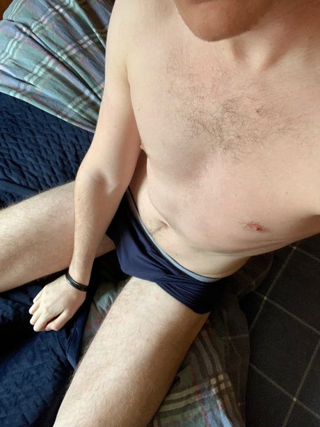 Foto di nudo di fuga di OnlyFans di James