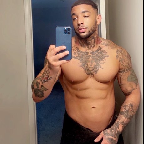 Foto di nudo di fuga di OnlyFans di Zed Leroi
