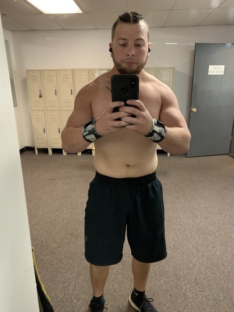 Foto di nudo di fuga di OnlyFans di Wyt3mic