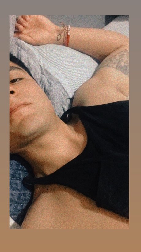 Foto di nudo di fuga di OnlyFans di Novack Milano