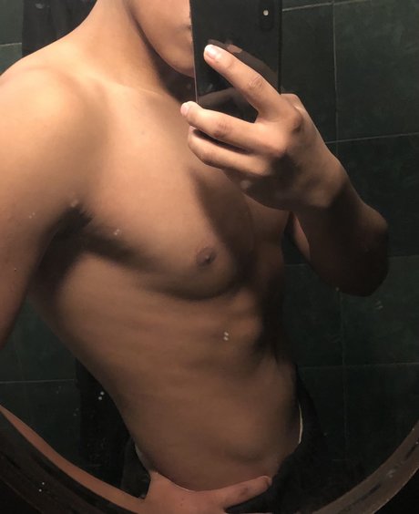 Foto di nudo di fuga di OnlyFans di Julio Torres