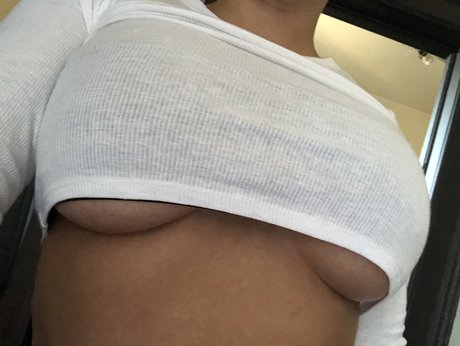 Foto di nudo di fuga di OnlyFans di Brooklyn
