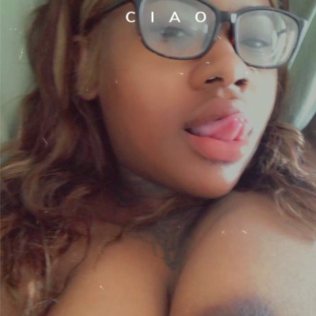 Foto di nudo di fuga di OnlyFans di Paradise