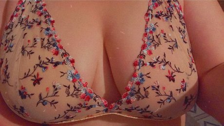 Foto di nudo di fuga di OnlyFans di Lexi