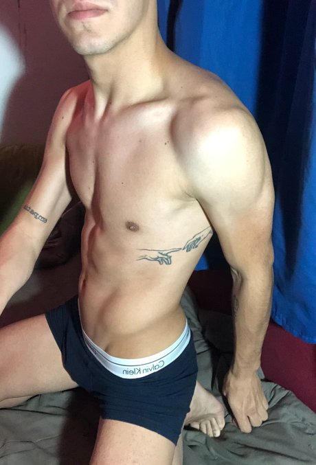 Foto di nudo di fuga di OnlyFans di Hot Pende 