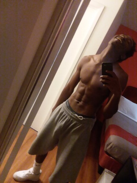 Foto di nudo di fuga di OnlyFans di De