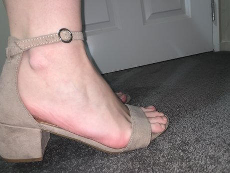 Foto di nudo di fuga di OnlyFans di Mommysfeet