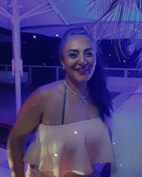Foto di nudo di fuga di OnlyFans di Mn