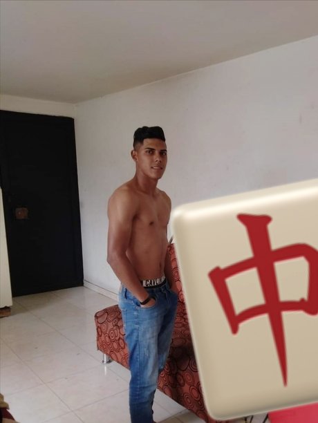 Foto di nudo di fuga di OnlyFans di Fabian Rojas