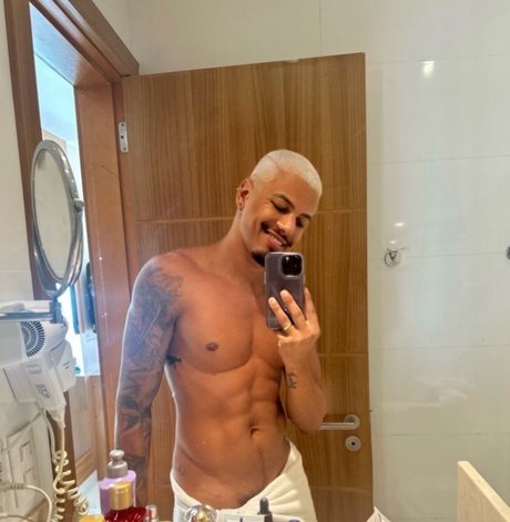Foto di nudo di fuga di OnlyFans di Ferrazrc